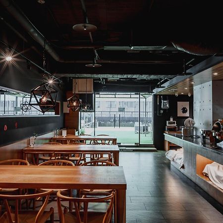 Hub Hotel - Kaohsiung Bagian luar foto