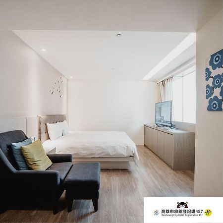 Hub Hotel - Kaohsiung Bagian luar foto