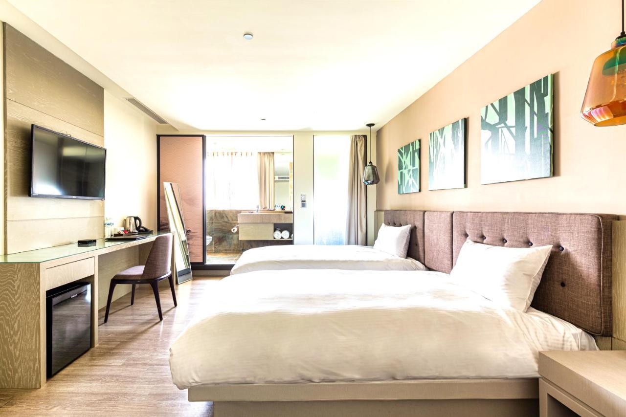Hub Hotel - Kaohsiung Bagian luar foto