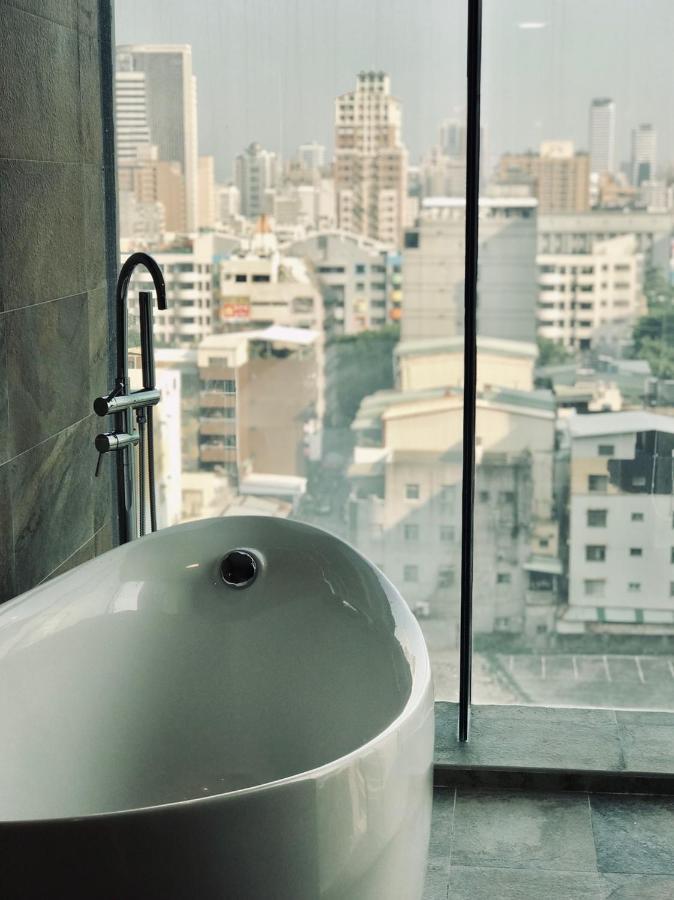 Hub Hotel - Kaohsiung Bagian luar foto