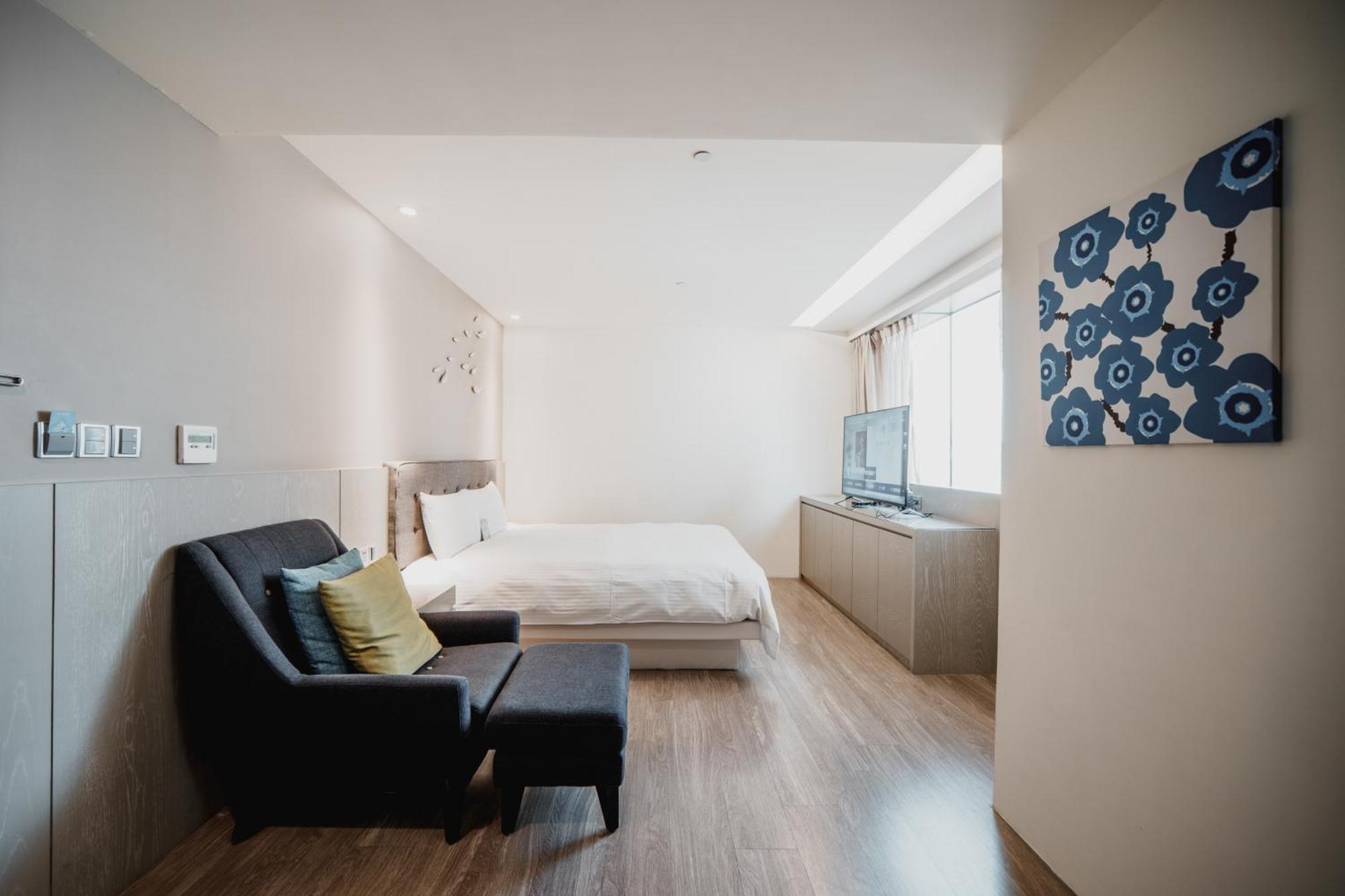 Hub Hotel - Kaohsiung Bagian luar foto
