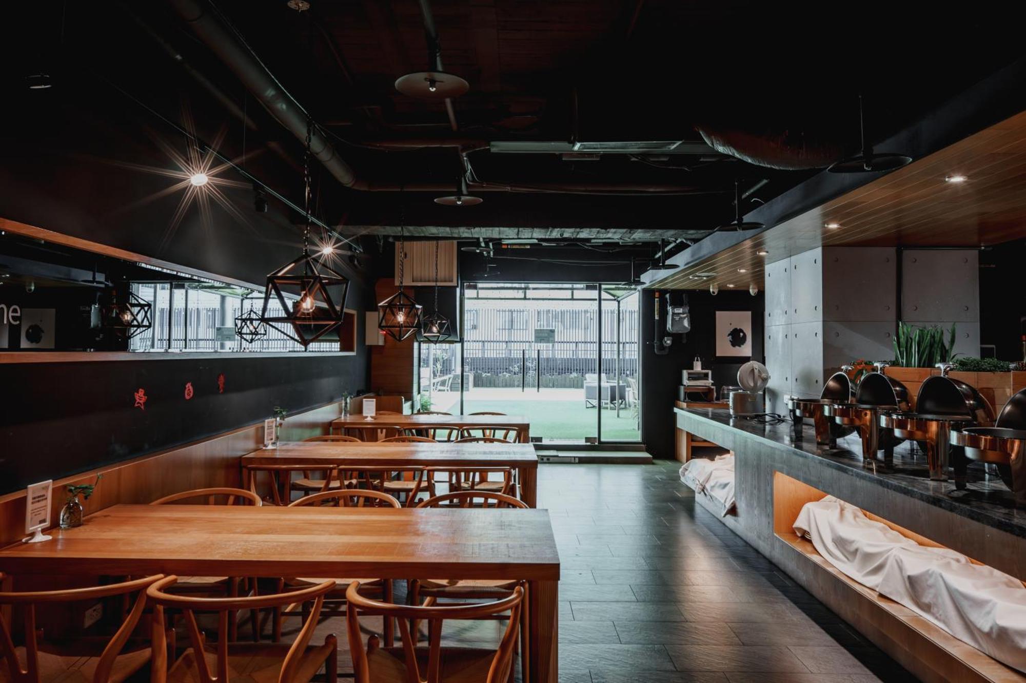 Hub Hotel - Kaohsiung Bagian luar foto