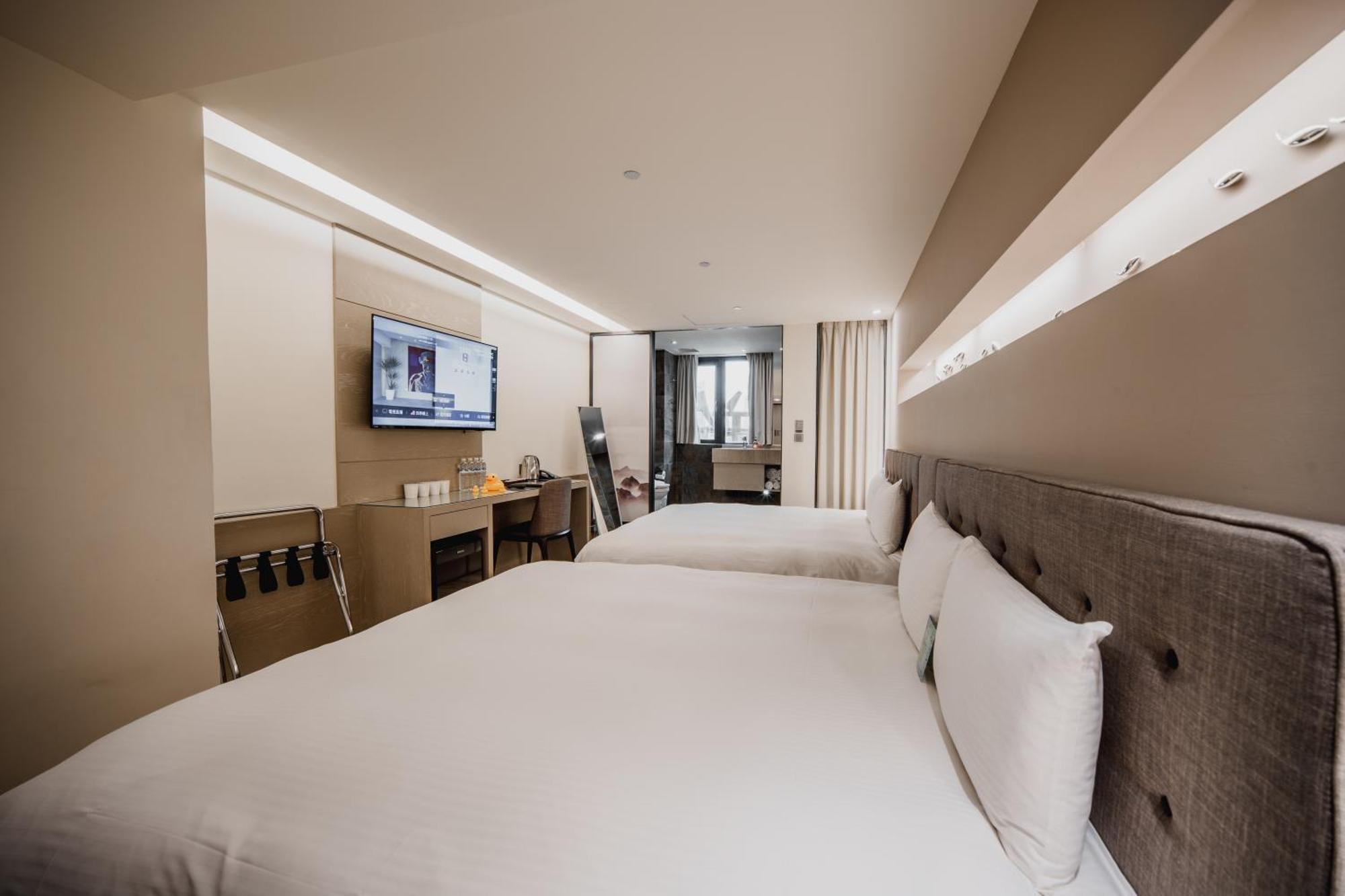 Hub Hotel - Kaohsiung Bagian luar foto