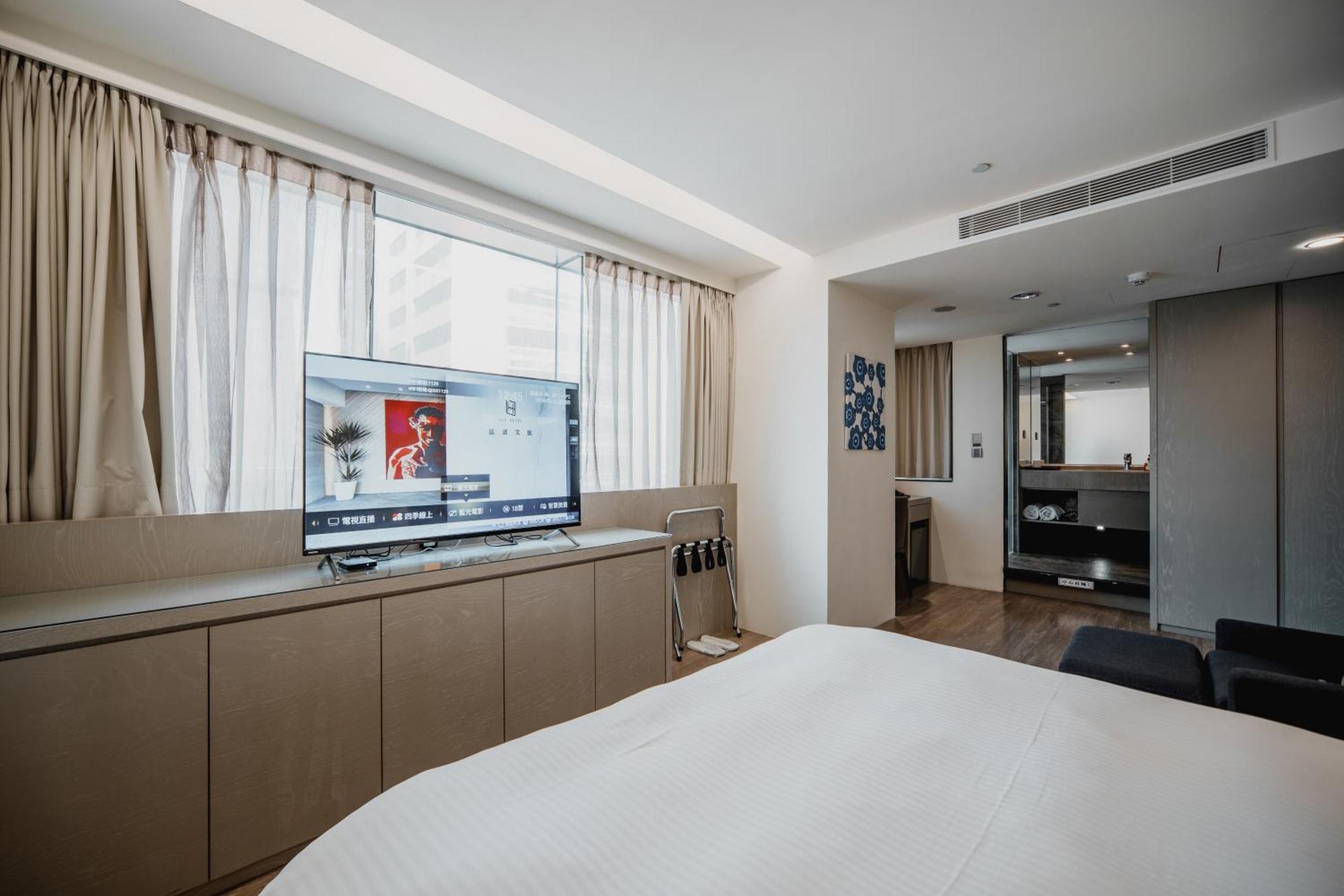 Hub Hotel - Kaohsiung Bagian luar foto